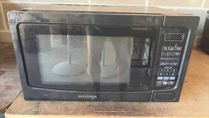 lot 245 image: Working Microwave