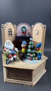 lot 109 image: Hand Painted with Great Detail Santa Diorama