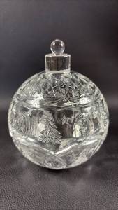 lot 111 image: Embossed Glass Fitz and Floyd Ornament Shaped Candy or Relish Dish
