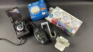 lot 137 image: GE Outdoor Timer 1000W 125V with Intermatic Heavy Duty Timer, Lights and Hangers Bundle
