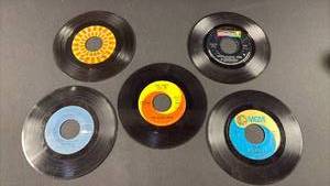 lot 144 image: Jukebox Classics Lot of 5 Vinyl 45 RPM Records