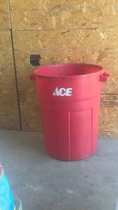 lot 252 image: Like New Full Size Trash Can