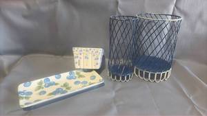 lot 254 image: Cute Kitchen, Bathroom, Makeup Counter, Decor