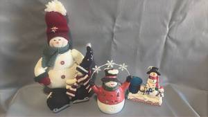 lot 258 image: Loveable Snowmen