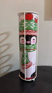 lot 839 image: Temptations Stackable Nesting Mug Set 4 Ceramic Cups Red Handles Holiday Design White Rack