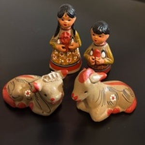 lot 843 image: Vintage Made in Mexico Pottery Nativity Animals and Children Gorgeous Detail