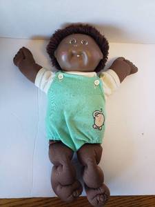lot 301 image: Cabbage Patch Kids Doll 19878 Brown Hair Green Overalls 108