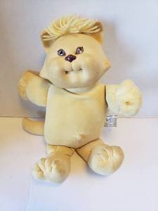 lot 302 image: Cabbage Patch Kids Doll Yarn Hair Cat 1983