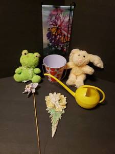 lot 321 image: Decorative Garden Lot Spring Butterflies Plush Animals Watering Can Flag
