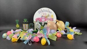 lot 169 image: Spring Decor Bundle