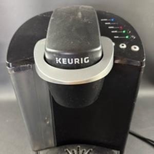 lot 172 image: Keurig Single Serve Coffee Maker
