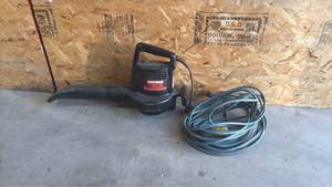 lot 261 image: Working Electric Craftsman Blower and 40Foot Extension Cord
