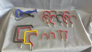 lot 269 image: Screw Eye Hooks Assortment & Tie Organizers