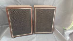 lot 278 image: Vintage Speakers with Mesh Grilles and Wood Cabinets