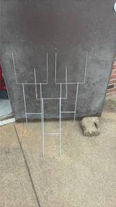 lot 503 image: 3 New Sign Holders