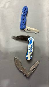 lot 526 image: Folding Pocket Knife Lot of 3 Assorted Including Frost Cutlery
