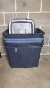 lot 600 image: (4) Rubbermaid Roughneck Totes & Lids