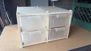 lot 615 image: Plastic 4-Drawer Storage Unit