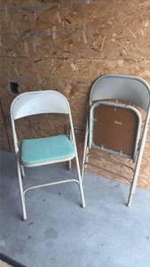 lot 616 image: Heavy Duty Folding Chairs