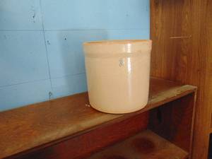 lot 3002 image: 2 Gallon Crock