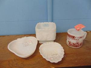 lot 3018 image: Milk Glass and a Federal Mug