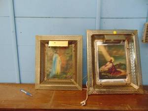 lot 3019 image: Pair of Lighted Religous Pictures
