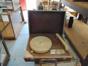 lot 3048 image: De-Jay Turntable