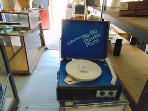 lot 3050 image: Vintage Emerson Turntable