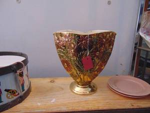 lot 3061 image: Gold Vase - Unmarked