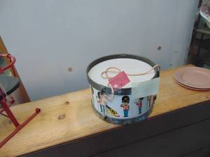 lot 3062 image: Toy Drum