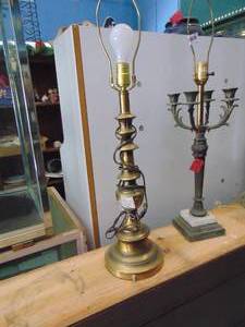 lot 3079 image: Brass Table lamp