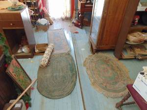lot 3090 image: Large Selection of Vintage Area Rugs