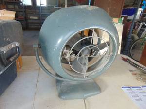lot 3960 image: Vornado fan