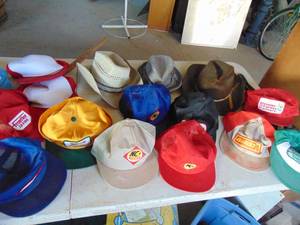 lot 3996 image: Large lot of hats
