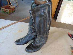 lot 3999 image: Riding or polo boots