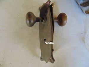 lot 3126 image: Vintage Door Knobs
