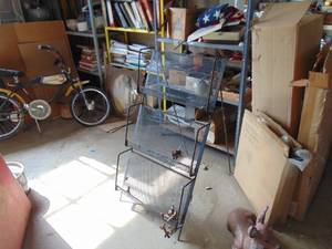 lot 3167 image: Collapsible Metal Rack