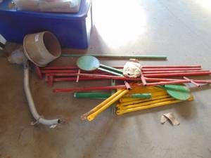 lot 3172 image: Yard light Fixture and Blazon vintage childs toy - unassembled