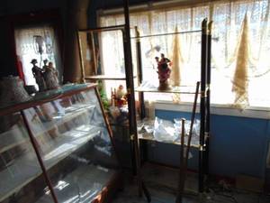 lot 3179 image: Pair of Metal shelving units with Glass Shelves - Contents as well