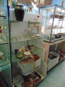 lot 3193 image: Contents of White Display Case - Look at pictures