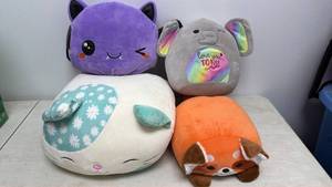lot 9 image: Plush Toy Lot of 4