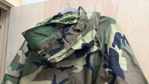 lot 93 image: Camouflage Hooded Jacket