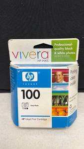 lot 152 image: HP 100 Gray Photo Inkjet Print Cartridge