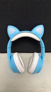 lot 162 image: Cat Ear Wireless Headphones (Blue & White)