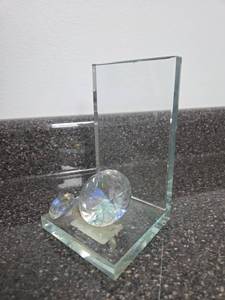 lot 265 image: Beautiful Glass Bookend