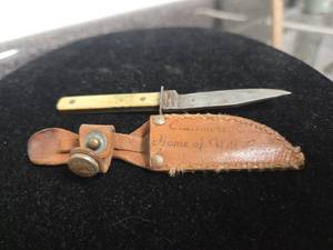 lot 293 image: RAREVINTAGE Schrade Old Timer Knife with Leather Sheath with Will Rogers Written on Leather Sheath