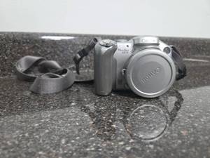 lot 325 image: Canon PowerShot S2 IS 5.0MP Digital Camera 12x Optical Zoom