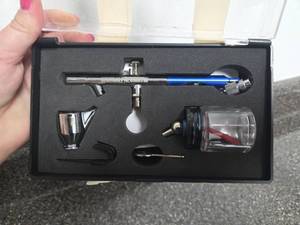 lot 334 image: Brush Kit Airbrush Set
