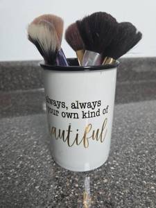 lot 344 image: Makeup Brush Set with Holder Container