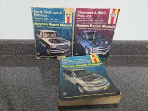 lot 352 image: Haynes Repair Manual Lot Ford Pickup Bronco Chevrolet GMC Expedition 3 Books